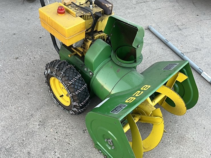 john-deere-model-826-snowblower,-nice-shape,-low-time,-stored-inside,-electric-start-image-1