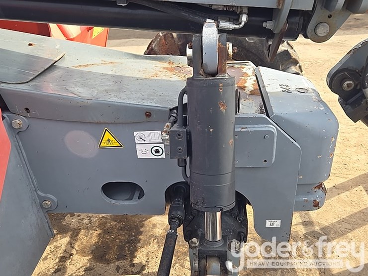 2017-skyjack-sj843th-image-21