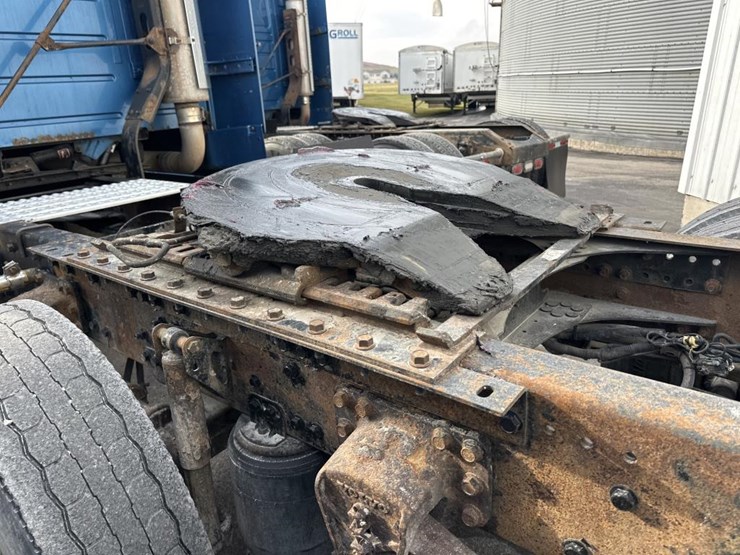 2003-volvo-10-image-25