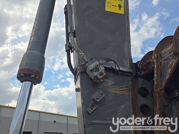 2018-volvo-ec200el-image-46