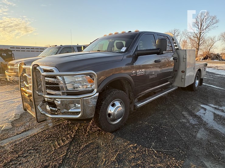 2017-dodge-ram-3500hd-image-1