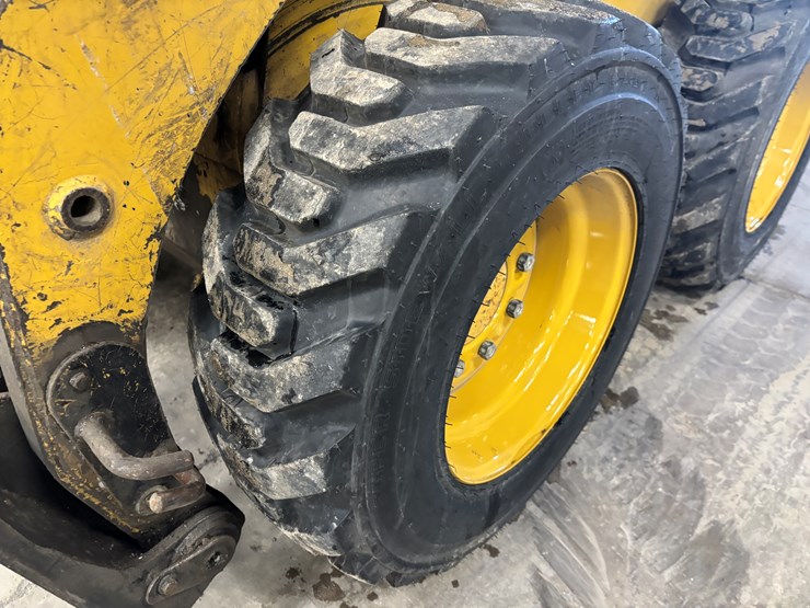 2013-caterpillar-226b3-image-37