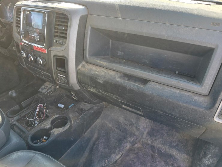 dodge-5500-bucket-truck-image-15