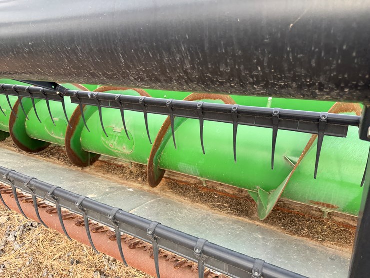 john-deere-630f-image-33