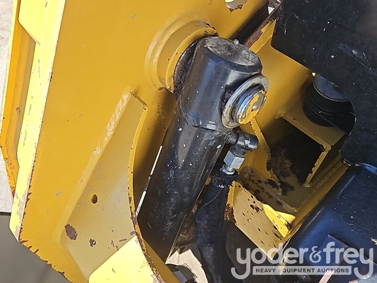 2021-caterpillar-226d3-image-27