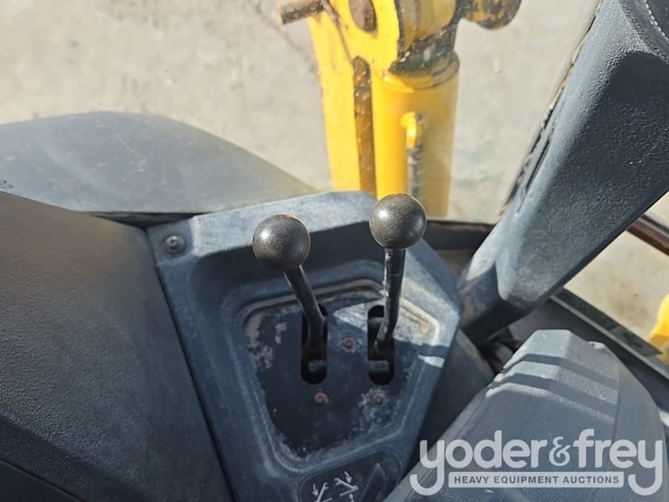 2018-deere-310sl-image-80