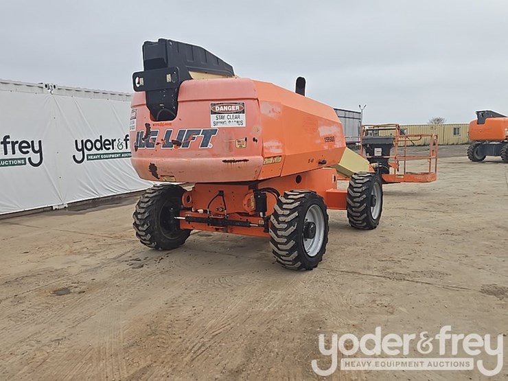 2015-jlg-600s-image-5