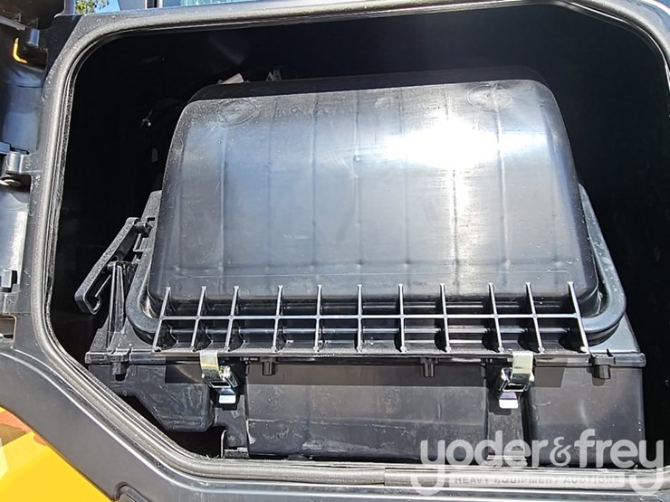 2026-caterpillar-930-image-42