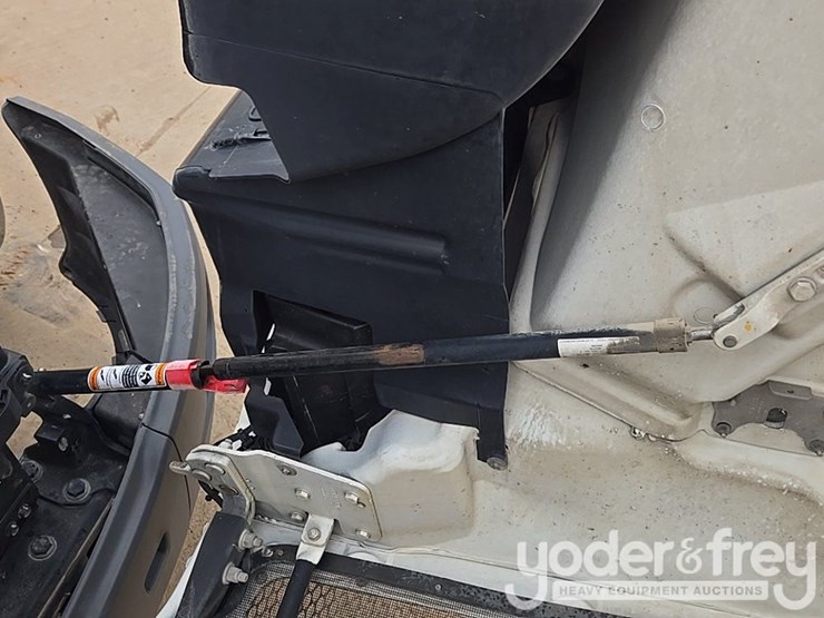 2019-peterbilt-579-image-42