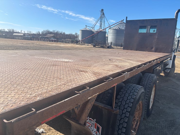 2005-sterling-lt8500-image-40