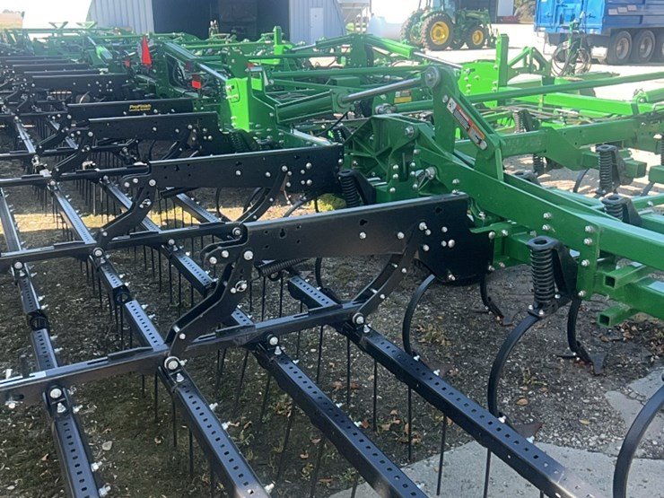 2024-john-deere-52-image-67