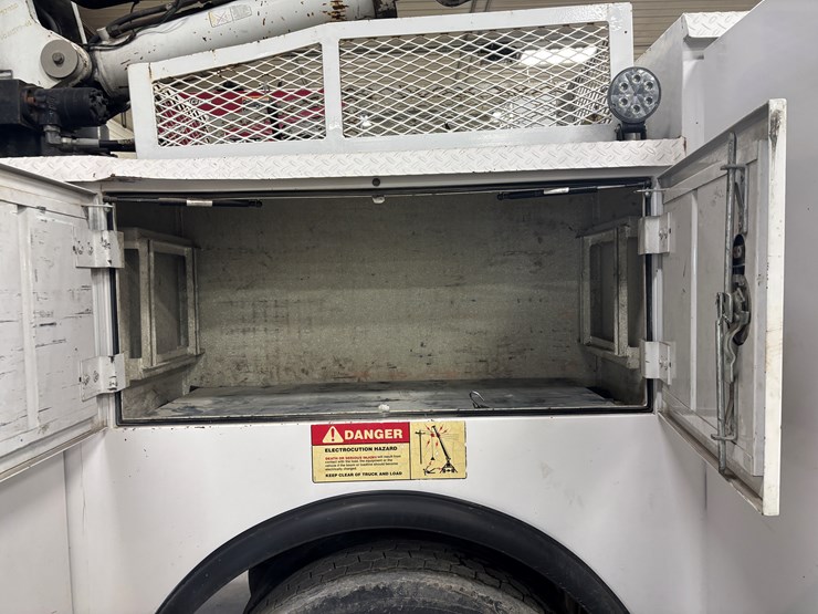 1987-peterbilt-379-image-22