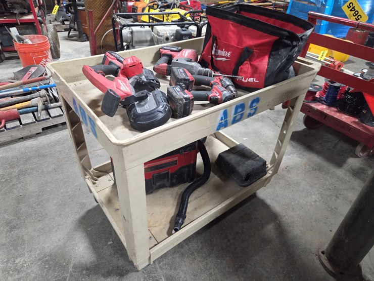 #5417-•-(5)-milwaukee-tools-w/-(5)-batteries-and-more-image-2