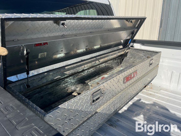 2015-chevrolet-silverado-2500-image-11