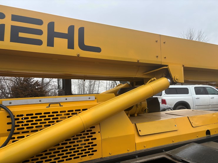 #2310-•-2004-gehl-rs8-telehandler-image-13