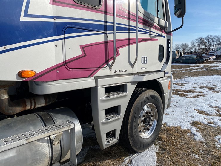 2003-freightliner-argosy-image-38