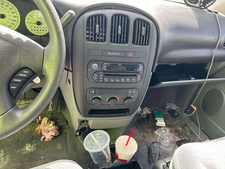 2005-dodge-caravan-image-15