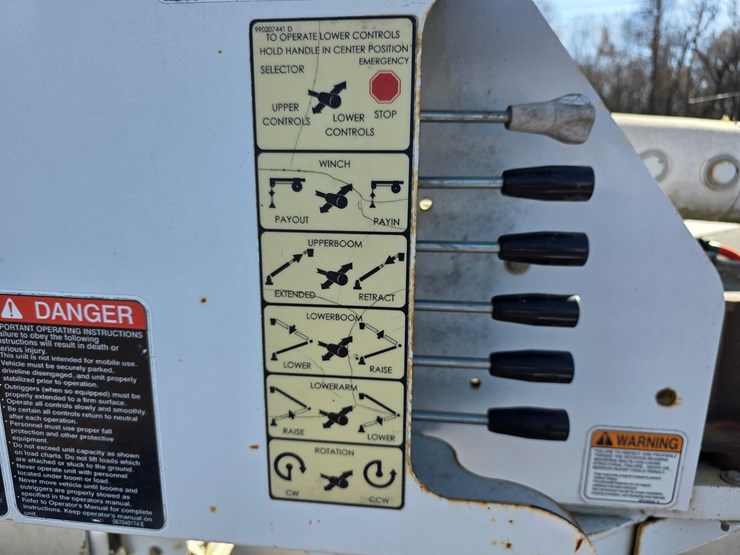 dodge-5500-bucket-truck-image-16