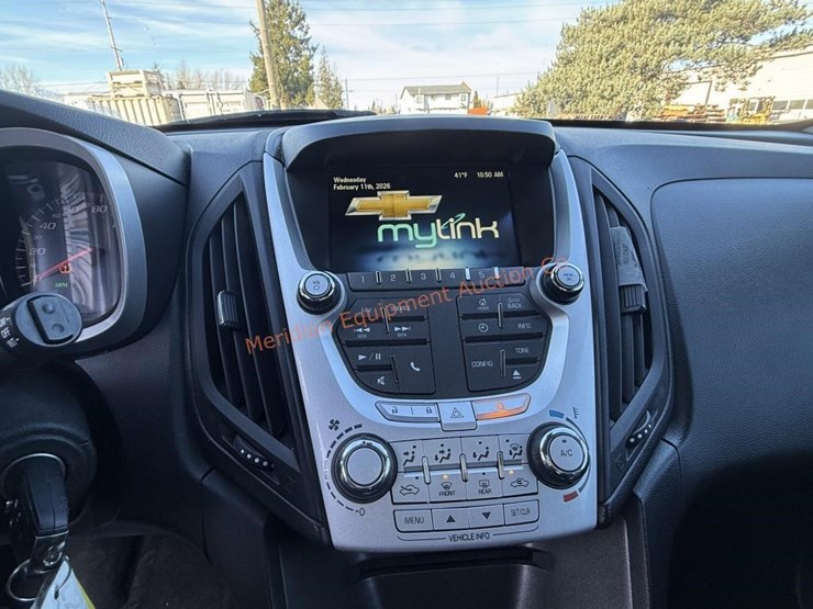 2015-chevrolet-equinox-lt-image-38