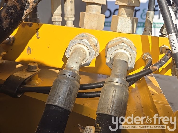 2021-deere-460e-image-34