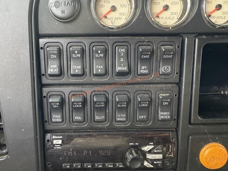 2017-international-prostar-image-47