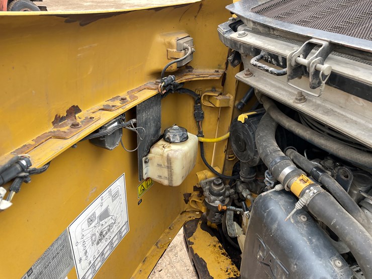 caterpillar-247-image-22