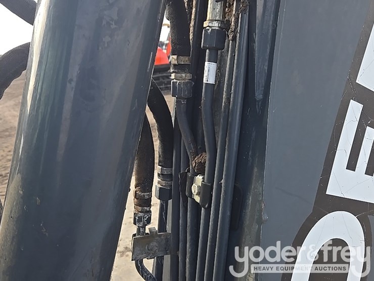 2018-deere-310sl-image-49