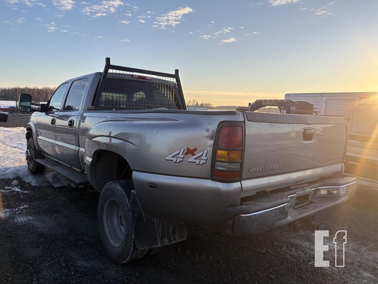 2003-chevrolet-silverado-3500-ls-image-14