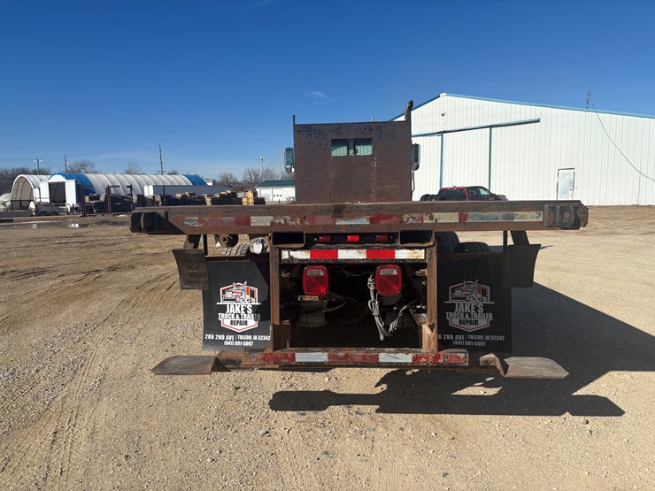 2005-sterling-lt8500-image-3