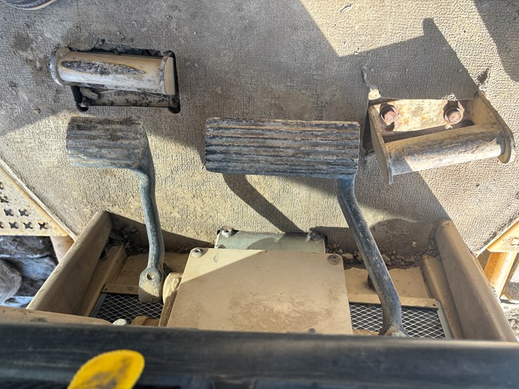 caterpillar-d6m-image-39