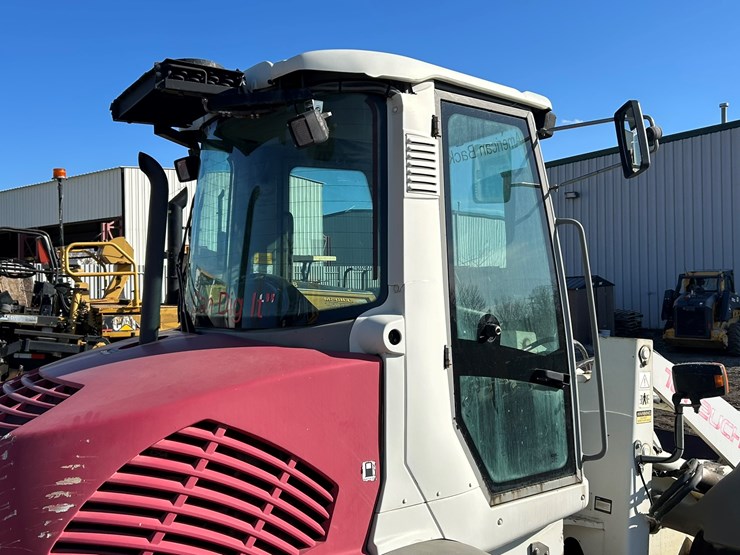 takeuchi-tw80-image-50