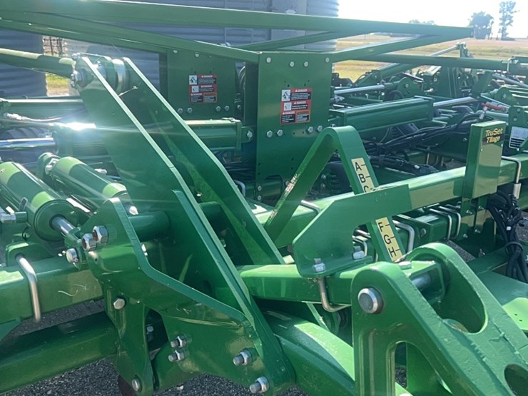 2022-john-deere-52-image-83