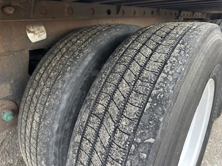 2019-utility-53'-image-24