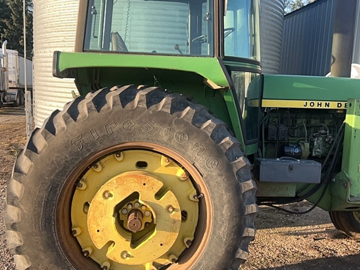 john-deere-4430-image-11
