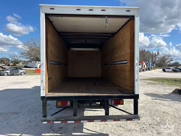 2016-isuzu-npr-image-20