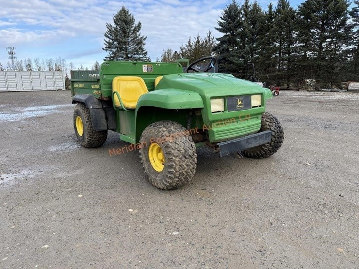 john-deere-gator-image-8