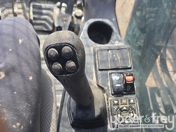 2017-volvo-ec350el-image-82