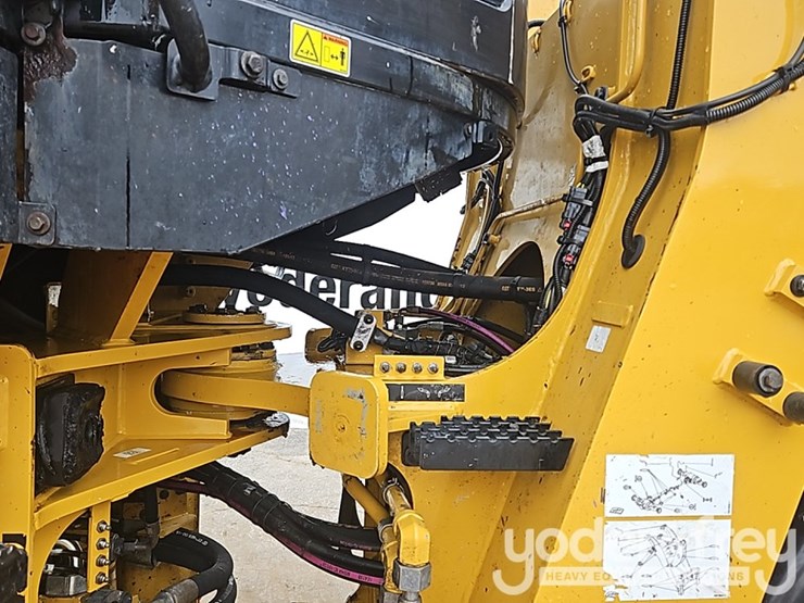 2021-caterpillar-930m-image-26