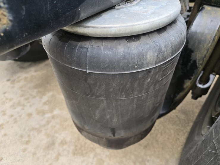 2018-kenworth-t680-image-32