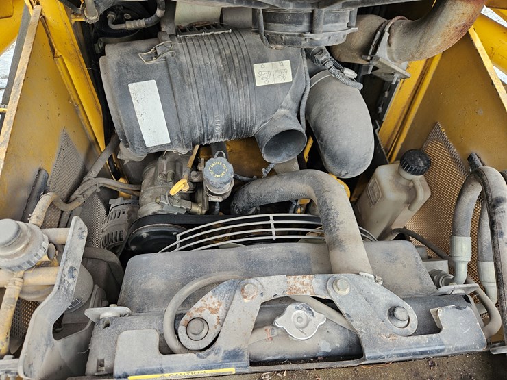 2007-deere-ct332-image-19