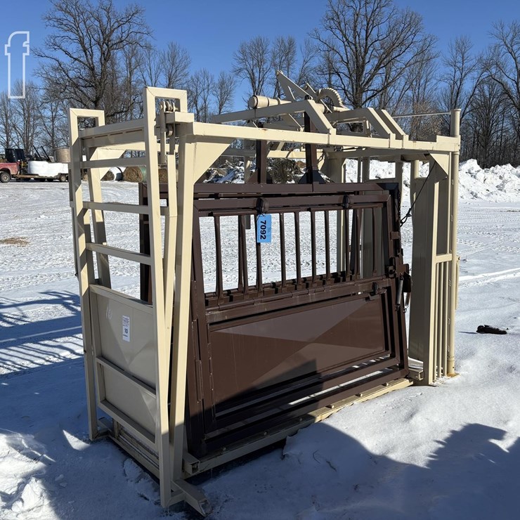 C&B FARM + OUTDOORS CATTLE CHUTE 10
