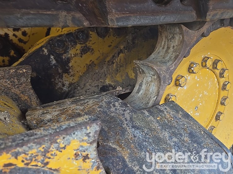 2018-deere-700k-image-16