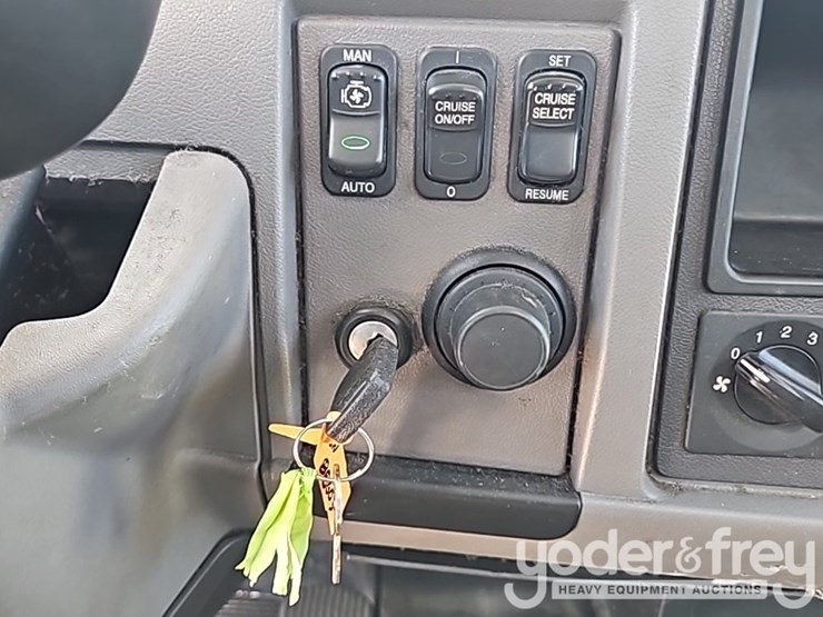 2018-peterbilt-337-image-64