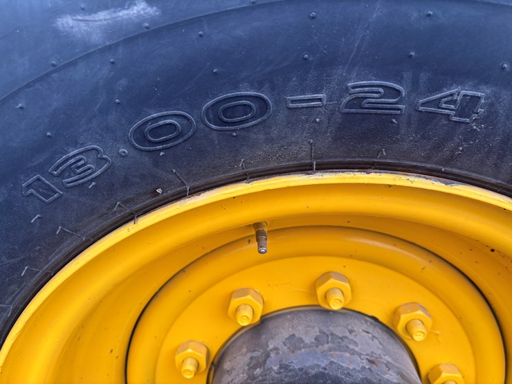 #2310-•-2004-gehl-rs8-telehandler-image-69