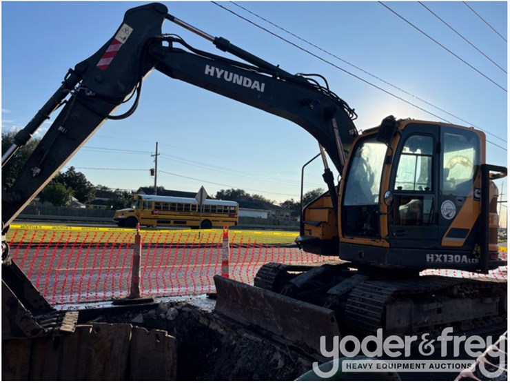 2022-hyundai-hx130a-lcr-image-1