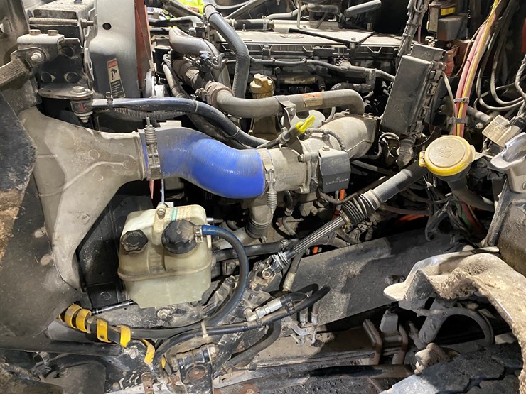 2019-western-star-4700sb-image-40