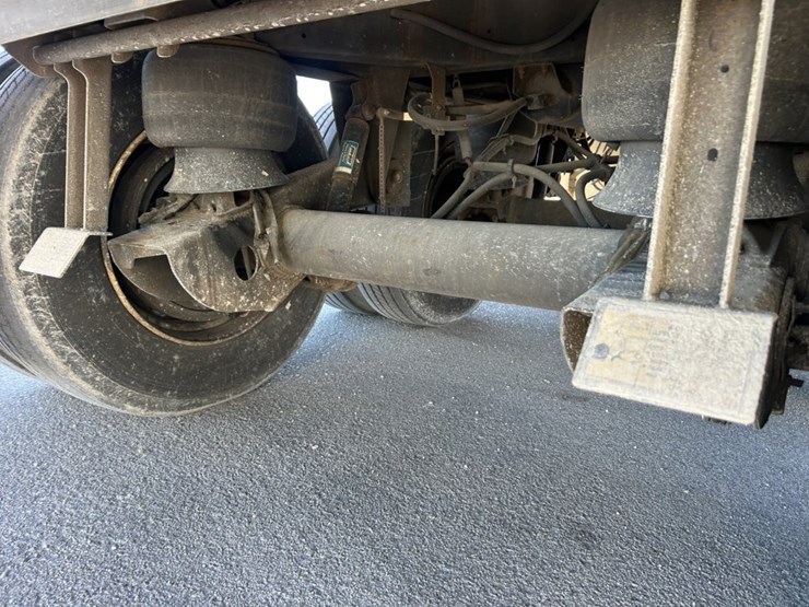 2014-utility-53'-image-32