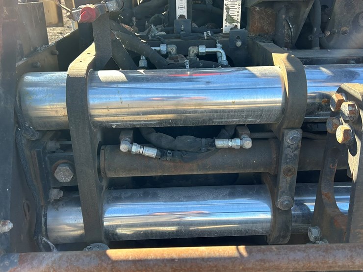 caterpillar-ap-650b-image-26