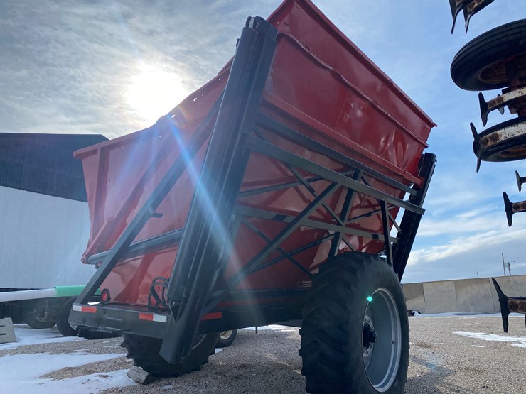 1992-byron-1512-image-11