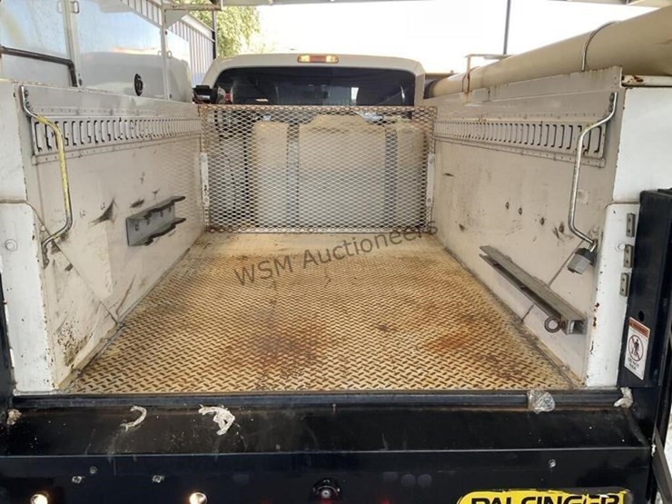 2016-ford-f550-image-11